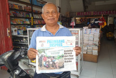 Cerita Mistis Penjual Koran Yang di Beli Pakai Uang Daun Oleh Korban Kecelakaan