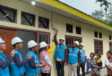 Tembus Akses Menantang, PLN Berhasil Listriki 5 Kampung di Keerom Papua