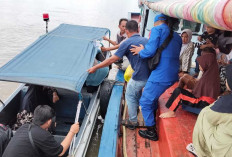 Gerak Cepat Tanpa Batas, Polairud Sumsel Evakuasi Pasien Darurat Lewat Sungai Musi