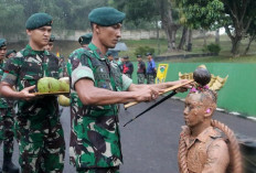 Ternyata Begini Acara Tradisi Penerimaan Warga Baru di Kompi Mayonif 200 Bhakti Negara