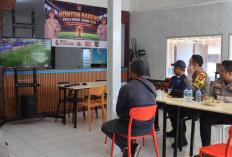 Meriahkan Hari Bhayangkara, Kapolres Lahat dan Jajaran Nobar Piala Dunia di Kedai Apdol