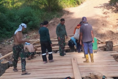 Percepat Pembangunan Jembatan Darurat di Desa Bedeng Rejo, Ini Dilakukan Satgas TMMD Kodim Sarko