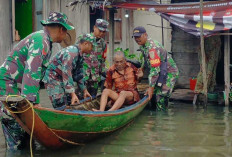 Banjir Melanda, Prajurit Kodim 0426/TB Wilayah Kodam II/Swj Siaga Bantu Warga