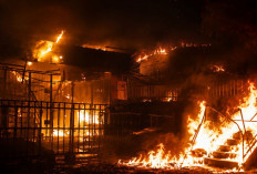 Gedung Pasar 16 Ilir Palembang Terbakar, Diduga Akibat Gardu Listrik Meledak