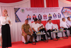 Jalan Rusak Akibat Truk Tanah, Warga Revari Sampaikan Keluhan ke Dapil II 