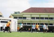 Pangdam II Sriwijaya Main Mini Soccer Bersama Prajurit, Ini Keseruannya