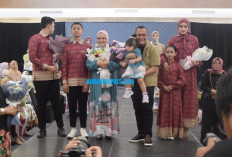 Rumah Busana Tria Hadirkan Koleksi Ampera Musi dengan 15 Warna Mewah dan Elegan