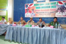 Cek 12 Ekor Sapi dan Pemasangan Keramik Balai Desa, Ini Harapan Camat Kikim Barat ke Pemdes Jajaran Baru Lahat