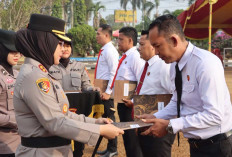 Apresiasi Dedikasi dan Kinerja Anggota, Kapolres Ogan Ilir Berikan ini