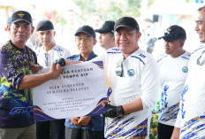Komitmen Bangun Desa, Gubernur Sumsel Herman Deru Serahkan Bantuan Desa dan Sarana Pertanian di OKU Selatan