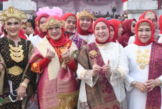 Anggun Ber-Songket, Persit KCK Koorcab Rem 044 Warnai Hari Kebaya Nasional 2026 di Palembang