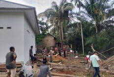 LUAR BIASA! Pemdes Tanjung Kurung Lahat dibantu Warga Gotong Royong Bangun Gudang, Ini Buktinya 