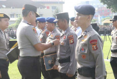 Ini Jumlah Personel Berprestasi Yang Mendapatkan Penghargaan Yang Diberikan Wakapolda Sumsel