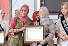 Dukung Wajib Belajar 13 Tahun, Dewi Sastrani Ratu Dewa Terima Penghargaan Bunda PAUD Sumsel