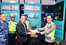 Pj Gubernur Sumsel Agus Fatoni Tinjau Posko Keamanan Natal dan Tahun Baru di Bandara Palembang