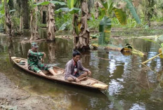 Luapan Sungai Batanghari Rendam Desa Binaan, Inilah Sikap Babinsa Kodim Jambi Lakukan