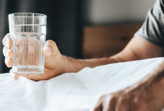 Rahasia Tubuh Sehat Dimulai dari Pagi Hari! 7 Manfaat Minum Air Putih Saat Bangun Tidur yang Jarang Disadari