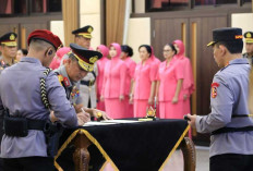 Tongkat Komando Berganti, Kapolri Resmi Lantik Irjen Sandi Nugroho Jadi Kapolda Sumsel Baru