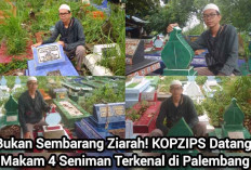 Bukan Sembarang Ziarah! KOPZIPS Datangi Makam 4 Seniman Terkenal di Palembang