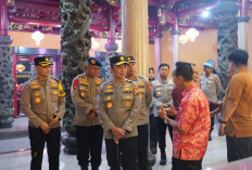 Hadirkan Rasa Aman, Kapolda Sumsel Cek Kesiapan Personel di Sejumlah Klenteng