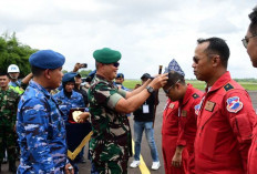 Danrem 044/Gapo Sambut Kedatangan Pesawat JAT TNI AU di Apron Bseops Lanud SMH Palembang