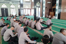Personel Polda Sumsel Padati Masjid Assa'adah, Ternyata Merayakan Peringatan Ini