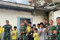Pastikan Ibadah Nyaman, Satgas TMMD 127 Banyuasin Gotong Royong Bersihkan Masjid di Lokasi Ini