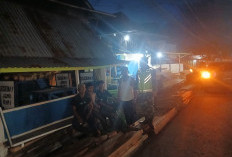 Sisir Pemukiman dan Pasar, Anggota Babinsa Koramil 405-06 Muara Pinang Gercep Lakukan Ini 