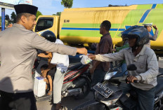 Polres Ogan Ilir dan Polsek Jajaran Bagi-bagi Takjil di Bulan Suci Ramadan 1447 H