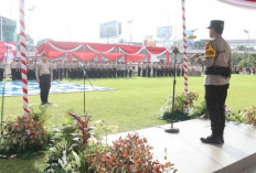 Jenderal Ini Pimpin Langsung Upacara Kenaikan Pangkat Personel Polri, Siapa Dia?