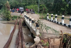 Diterjang Sungai Kelekar, Jembatan Pangkul–Karang Jaya Ambrol