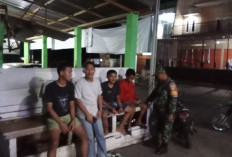 Didampingi Personil Polsek, 2 Babinsa Koramil 405-05 Pendopo Lakukan Giat Keamanan Lingkungan 