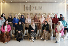 Srikandi PLN UIP Sumbagsel Harmonis Kenakan Kebaya pada Perayaan Hari Kebaya Nasional 2025