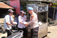 Wow! Sie Propam Polrestabes Palembang Bagi-bagi Nasi Bungkus Gratis, Ini Faktanya