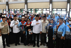 Cik Ujang Sambut Kepulangan 443 Jemaah Haji Kloter 2, Ada yang Pulang Duluan