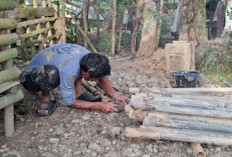Waduh, Ngapain Operator Sumur Bor TMMD 128 Sampai Duduknya Posisi Begitu 