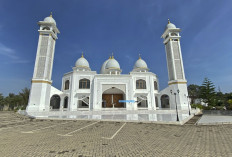 Keindahan Masjid Al Abduh: Putih, Emas, dan Lima Kubah Menyimpan Filosofi Cinta Keluarga yang Tak Pernah Padam