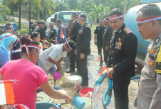 HUT ke-81 RI, Polres Empat Lawang Hadir di Tengah Warga dengan Bantuan Air Bersih dan Sembako, Ini Buktinya