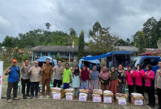 7 KK Terdampak Bencana di OKU Selatan Terima Bantuan Langsung dari Polres dan Bhayangkari