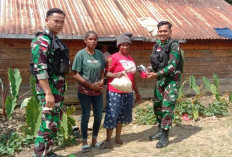 Pererat Persaudaraan, Satgas Yonif 200/BN Salurkan Bantuan di Kampung Napua