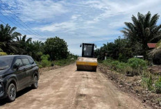 Instruksi Bupati Muba Dijalankan, Warga dan Perusahaan Kompak Bangun Jalan Desa