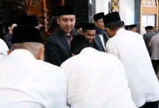 Shalat Ied di Masjid Agung An-Nur Tanjung Senai, Bupati Ogan Ilir Ingatkan Pentingnya Nilai Pengorbanan
