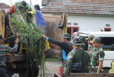 Kasdim Palembang Terjun Langsung Dalam Karya Bakti Pembersihan Sungai, Ini Lokasinya