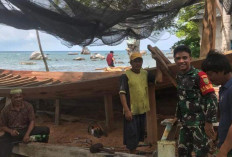 Membangun Kemitraan Babinsa Komsos dengan Para Pembuat Kapal di Kepulauan Pongok