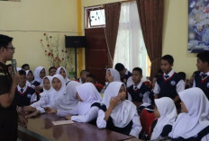 Sekolah Ini Jadi Sasaran Kejari Prabumulih Dalam Kegiatan Penyuluhan Hukum JMS