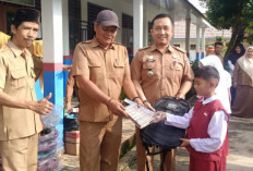 HORE! Pemdes Jati Lahat Alokasikan ADD untuk Hal Mulia Ini Kepada 156 Siswa SDN 4 Pulau Pinang