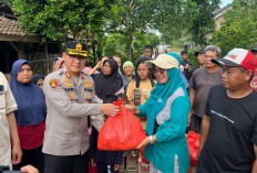 Sinergi Kemanusiaan, Polres OKUT dan Ponpes Darul Qur’an Salurkan 1.000 Paket Makanan untuk Korban Banjir 
