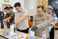Polrestabes Palembang Blender Barang Bukti Sabu Seberat 6,5 Kg