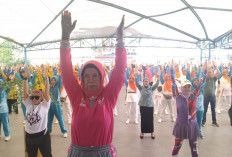 CIE-CIE, Ketua TP PKK Lahat Ikut Senam Kebugaran Lansia Nih, Intip Yuk