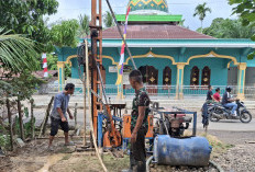 Andalkan Mesin Bor Tembus Sedimen Lapisan Tanah Temukan Sumber Air Bersih